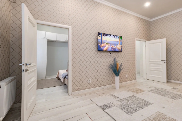 Ryadom S Bayantau Flat