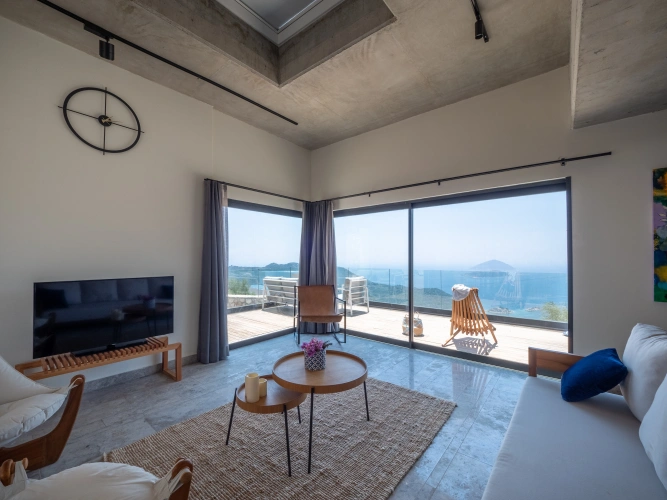 4 Bedrooms Luxury Villa with balcony
