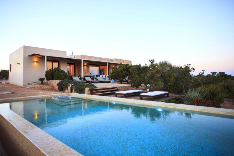 Romero Villa
