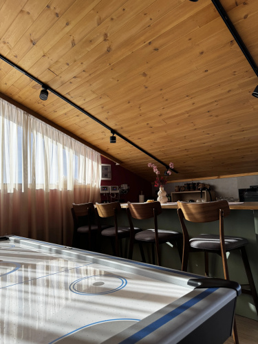 Aparan Guest House