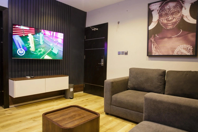 Suite with balcony and with city view