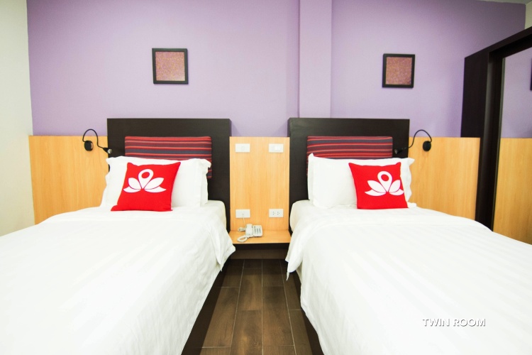 Standard Twin room with view