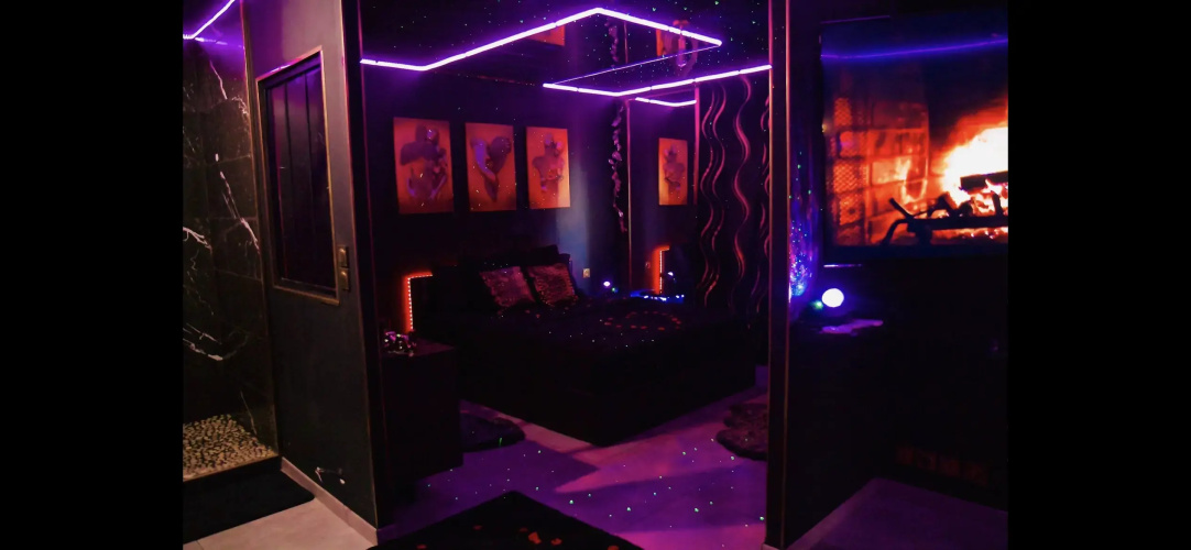 La Gold Room Apartments