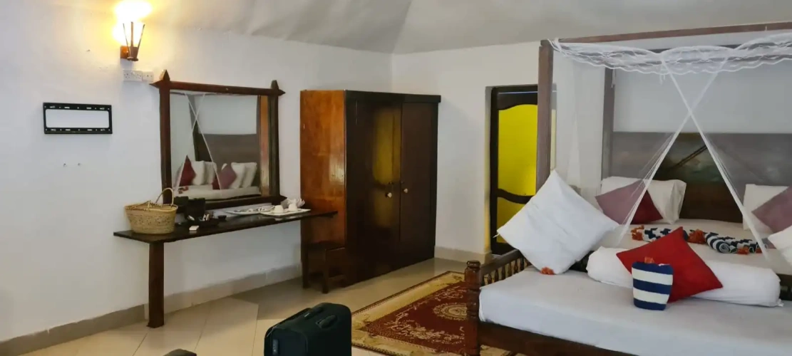 Standard Triple room with view