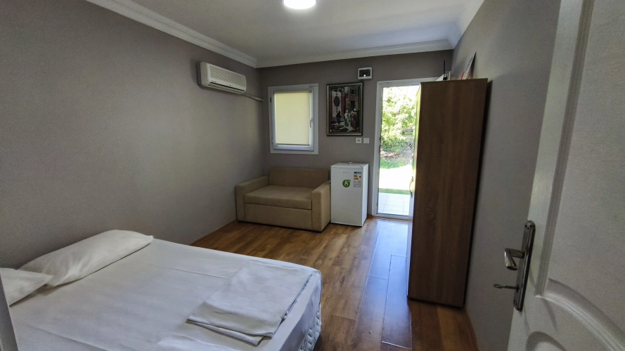 Standard Triple room with view