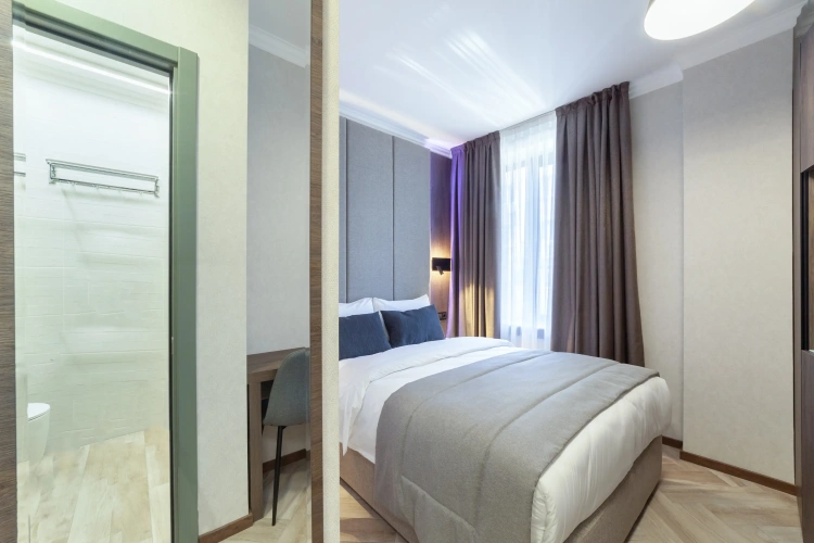 Standard Double room with city view