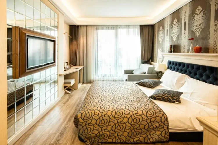 Standard Double room with city view