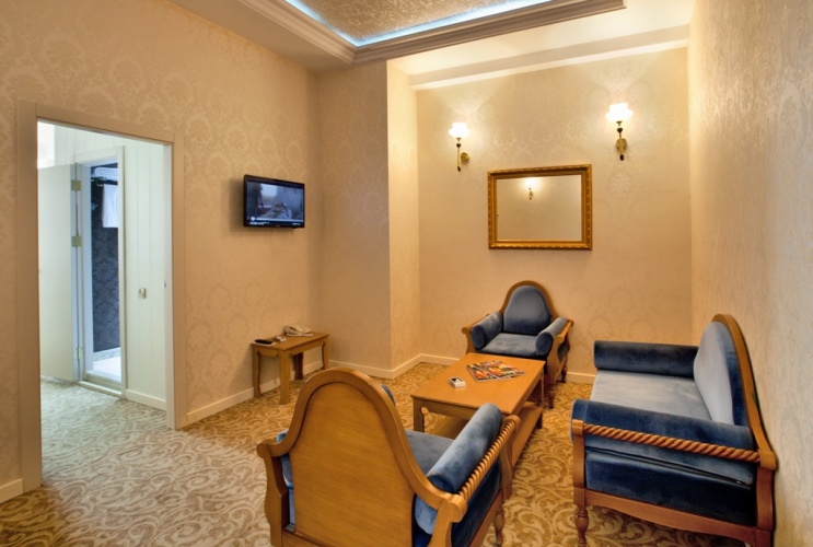 Quadruple Family Suite