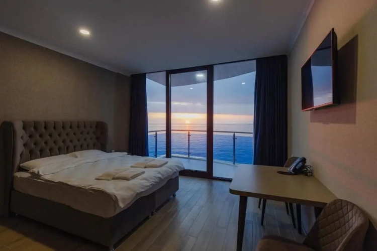 V 10 M Ot Morya Apartments