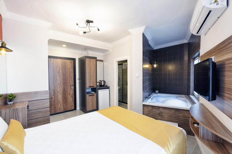 Superior Double room with city view