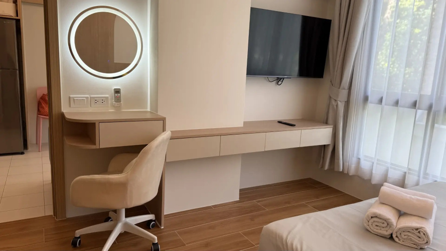 Sovremennaya Ryadom s Plyazhem Kamala Flat