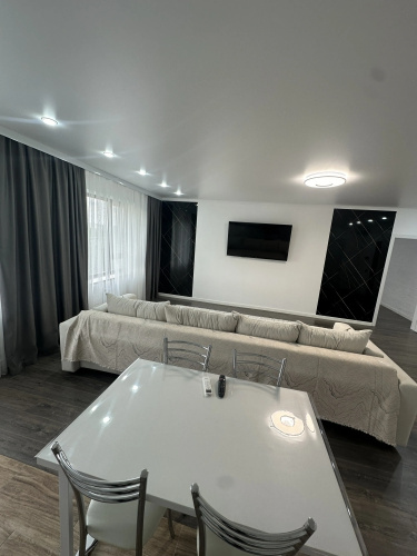 79 Na Akademicheskoy Apartments