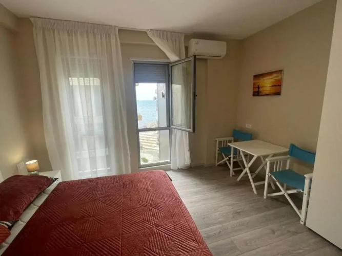 Nais Hotel