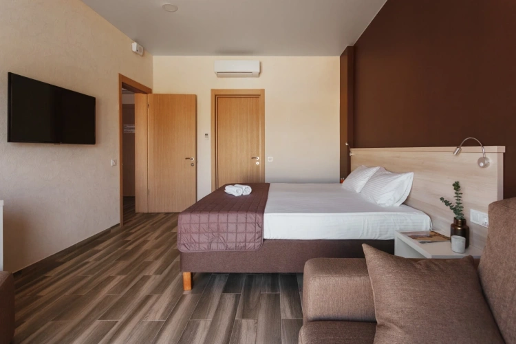2 Bedrooms Suite with balcony