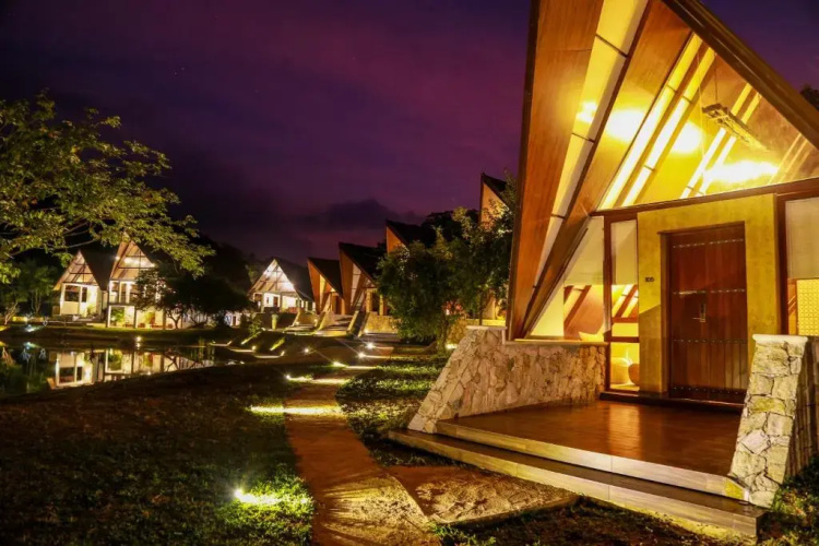 Liya Water Villas Hotel