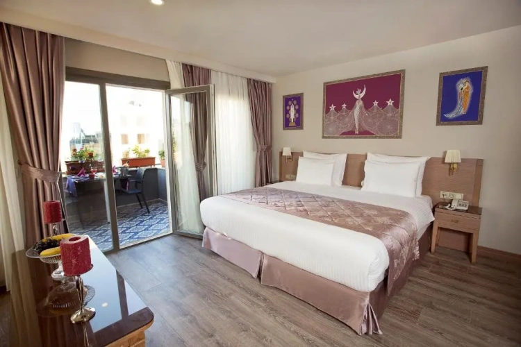 Suite with balcony