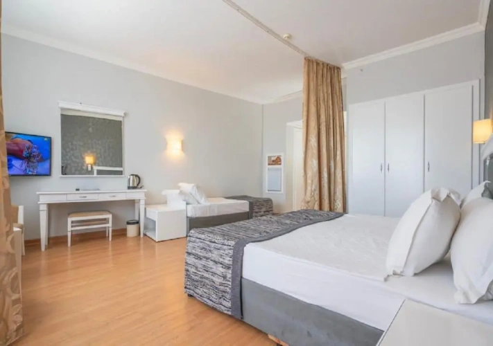 Large Double room with balcony