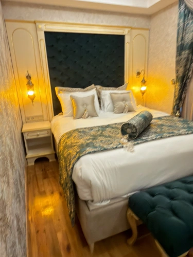 Deluxe Double room with city view