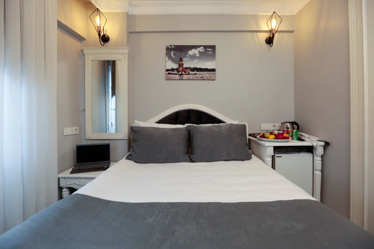 Standard Double room with city view