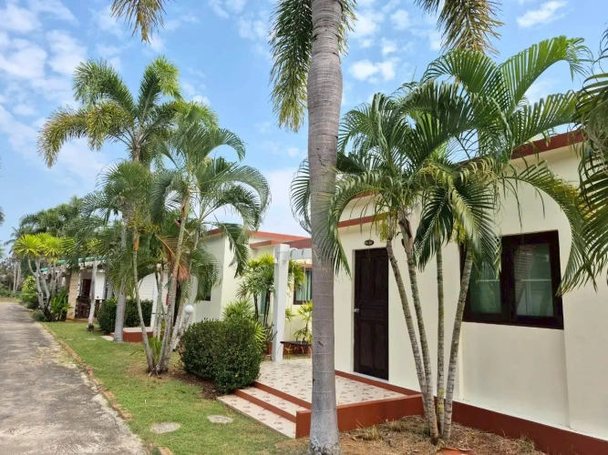 1 Bedroom Cottage with balcony and with garden view