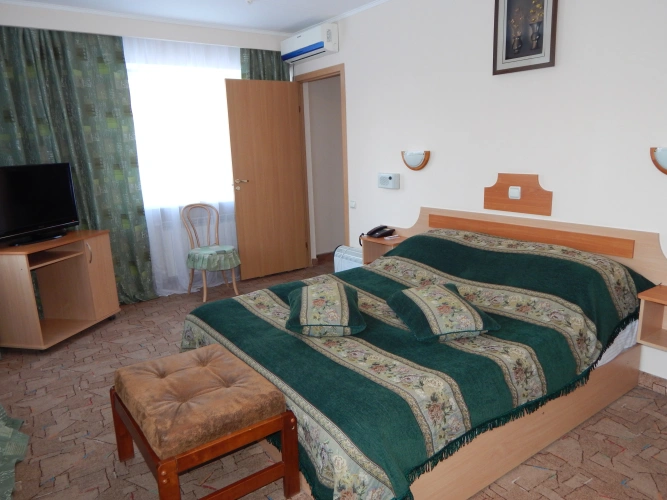 2 Bedrooms Double Suite with balcony and with city view