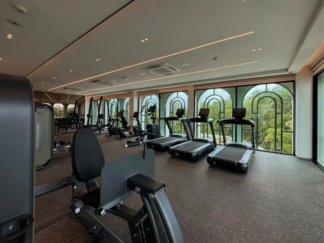 Modern 1Bdr with Pool View the Title Legendary Flat