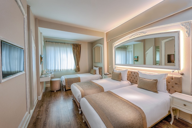 Triple room