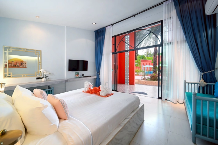 Double room with balcony and with pool view