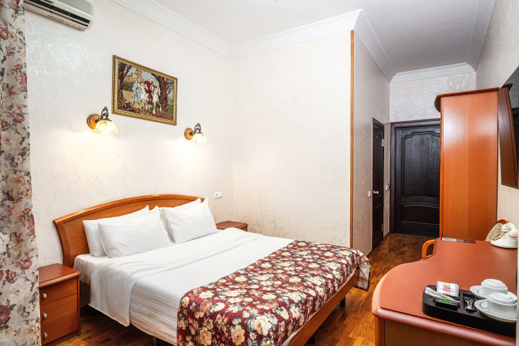 Двухместный номер Standard с балконом двуспальная кровать