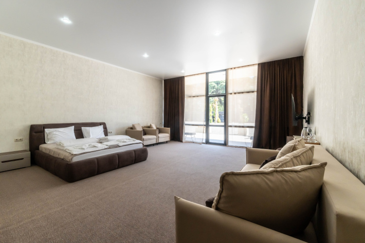 1 Bedroom Double Suite
