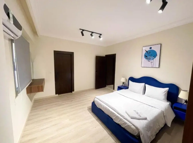 2 Bedrooms Apartment with city view