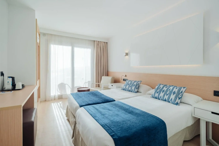 Economy Twin room with balcony