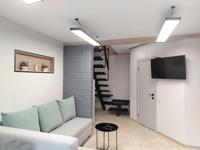 Dvukhurovnevaya Ryadom S Tsentrom Flat