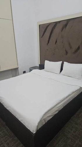 2 Bedrooms Standard Quadruple Family room with balcony and with city view