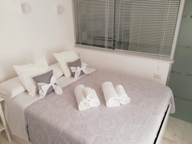 White Room Mini-Hotel