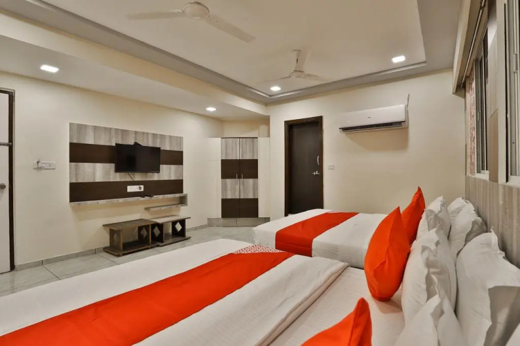 Shree Krishna Palace Hotel