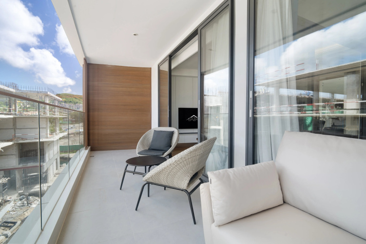 Resort D305 Beachfront One-Bedroom Apartments