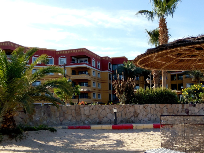 Esplanada Perl Apartments