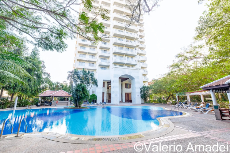 OMNIA Phuket - Waterfront Karon Apartments