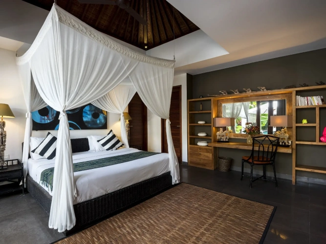 4 Bedrooms Villa