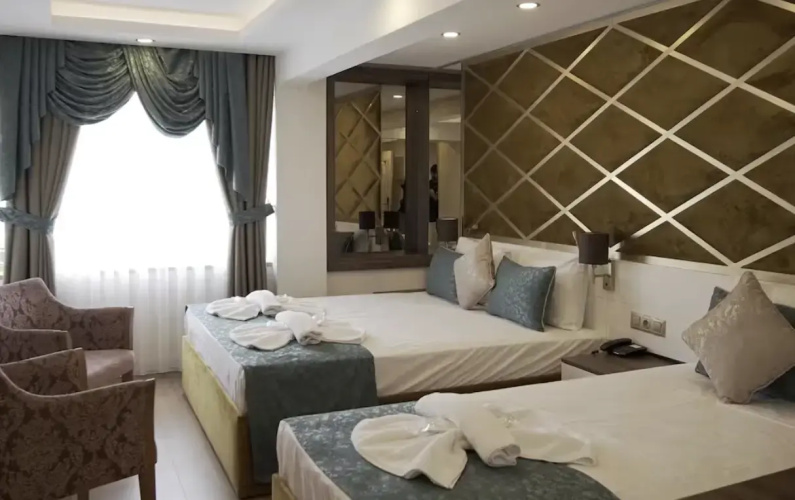 Standard Triple room