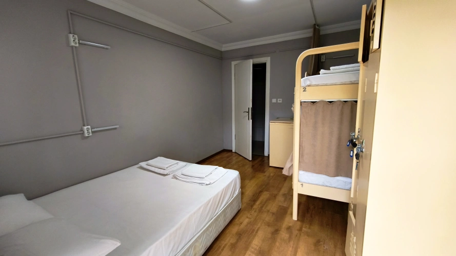 Standard Quadruple room with view