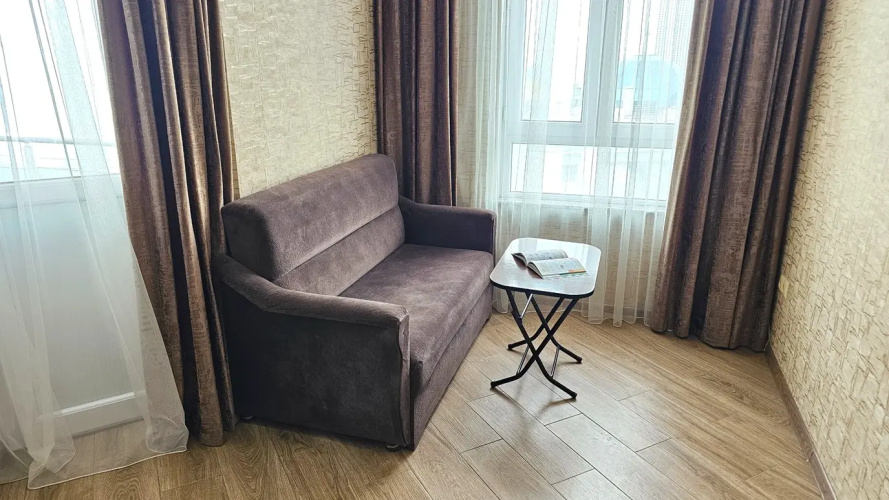 709 v 100 metrah ot morya Flat