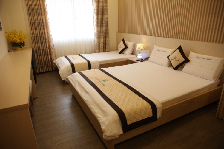 Standard Triple room with view