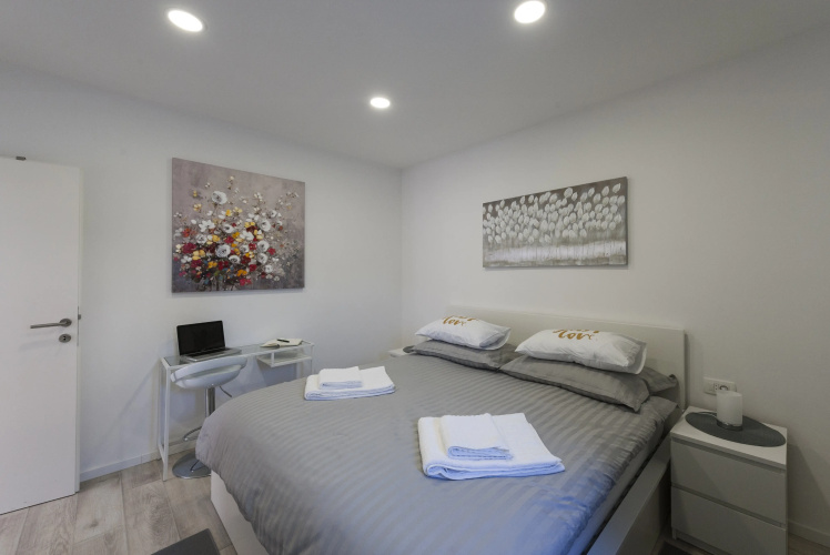 I.P.S. Apartments