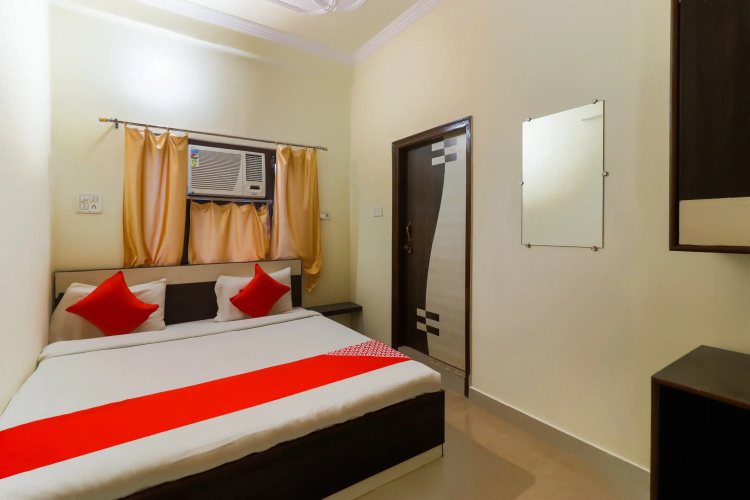Kris International Mughalsarai Hotel