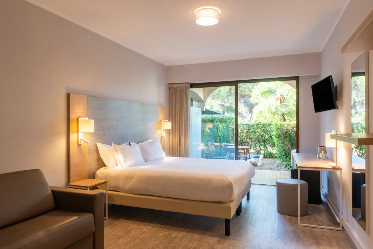 1 Bedroom Deluxe Suite with garden view
