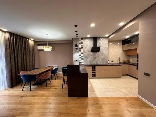 2 Bedroom Apt On Republic Square Apartments