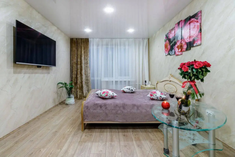 V Tsentre Na Dzerzhinskogo 5 Flat