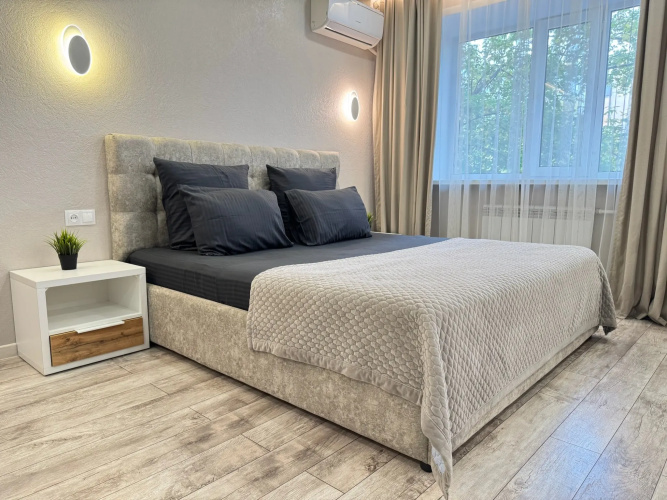 Elitnaya Studiya v Tsentre Goroda Flat